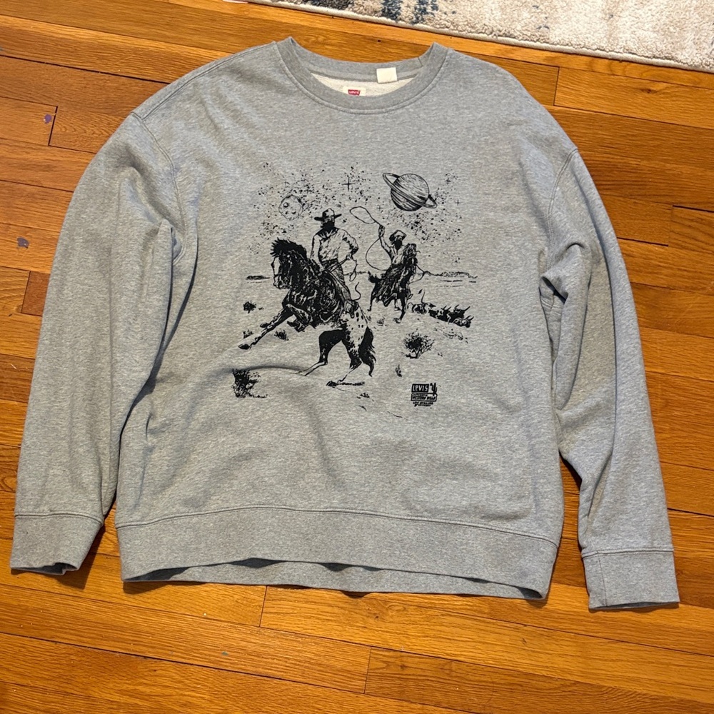 Levi’s Gray Graphic Crewneck Sweatshirt